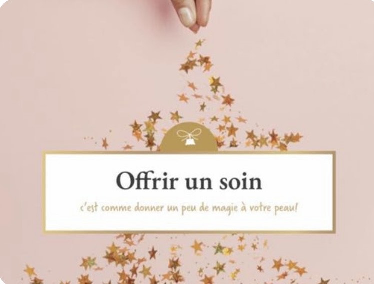 "Offrir un soin, c'est comme donner un peu de magie à votre peau !" – Visuel élégant avec une main dispersant des étoiles dorées sur un fond rose poudré, symbolisant le bien-être et la douceur des soins esthétiques proposés par Esthétique Entre-nous à Saint-Georges en Beauce.